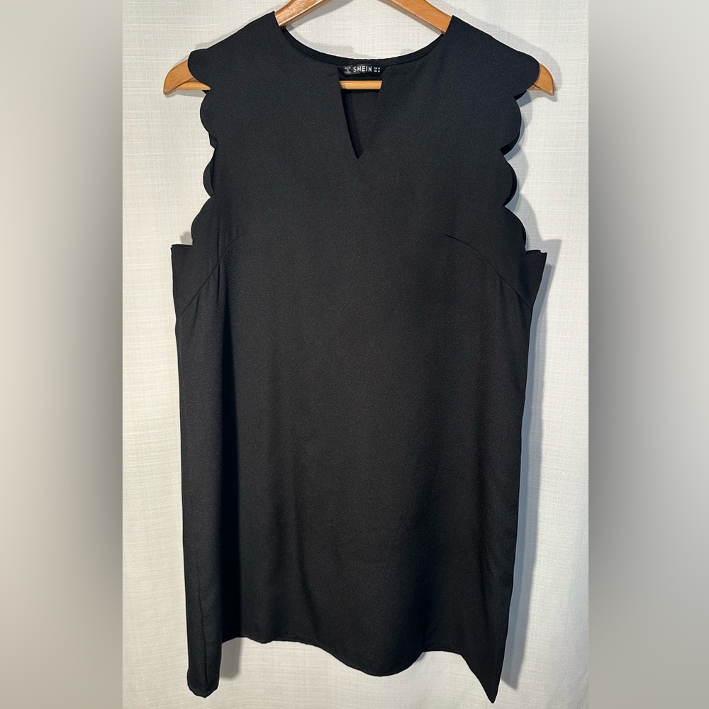 SHEIN Scallop Trim Black Shift Dress Size Medium